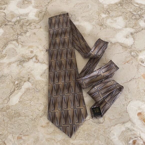 Guy Laroche 100% Silk Abstract Tie - Picture 2 of 5